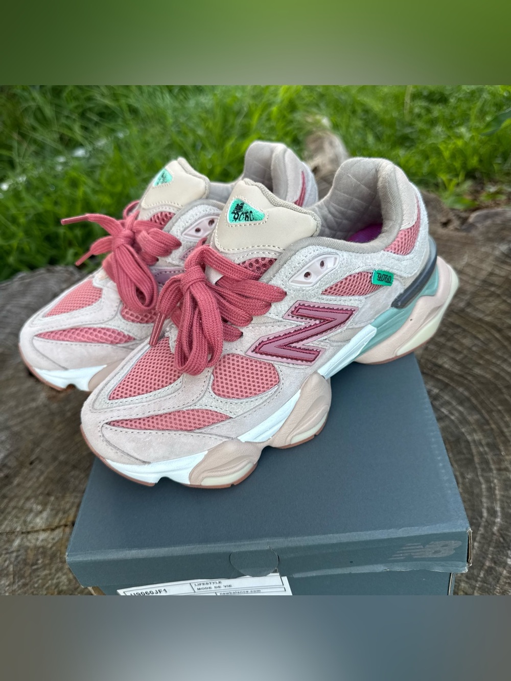 New Balance 9060
Joe Freshgoods Inside Voices Penny Cookie Pink